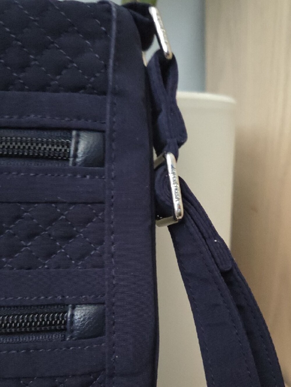 NWOT Vera Bradley Triple Zip Hipster Quilted Crossbody in Navy Blue - Picture 8 of 10